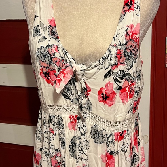 Torrid White & Pink Floral Tiered Midi Dress Size 12 NWOT - Picture 6 of 14